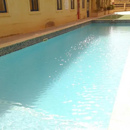 With Pool Gozo Ghajnsielem