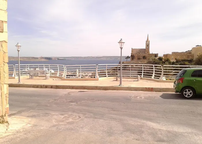 With Pool Gozo * Għajnsielem