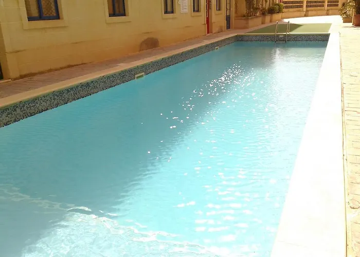 With Pool Gozo Għajnsielem