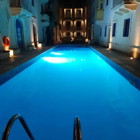 With Pool Gozo Ghajnsielem
