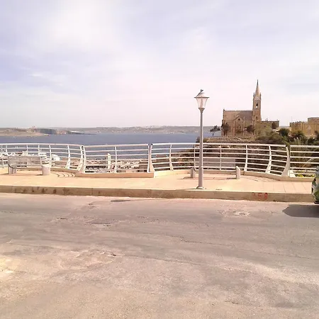 With Pool Gozo * Għajnsielem