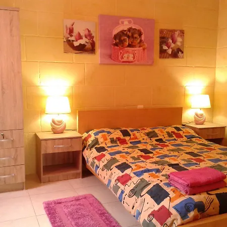Appartement With Pool Gozo Għajnsielem